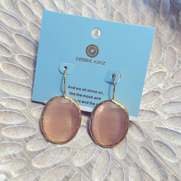 Debbie Katz Ness Cat Eye Peach Women's Earrings - Picture 1 of 4